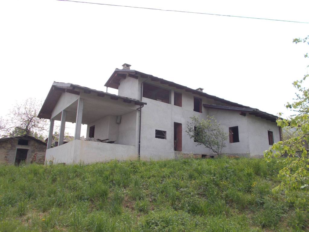 Villa in vendita a Cavour, 6 locali, prezzo € 165.000 | PortaleAgenzieImmobiliari.it
