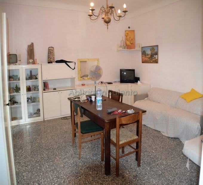 Appartamento in vendita a Castrignano del Capo, 6 locali, prezzo € 66.000 | PortaleAgenzieImmobiliari.it