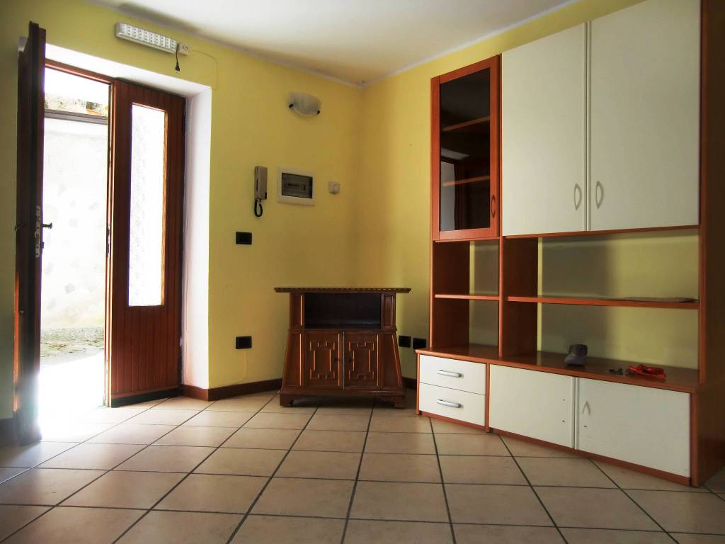 Appartamento in vendita a Valbrona, 2 locali, prezzo € 55.000 | PortaleAgenzieImmobiliari.it