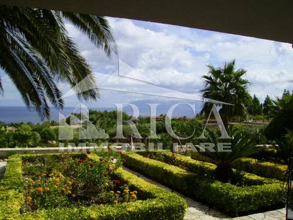 Villa in vendita a Castellammare del Golfo, 7 locali, prezzo € 1.100.000 | CambioCasa.it