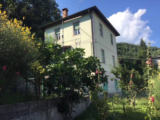 Villa in vendita a Palanzano, 12 locali, prezzo € 75.000 | PortaleAgenzieImmobiliari.it