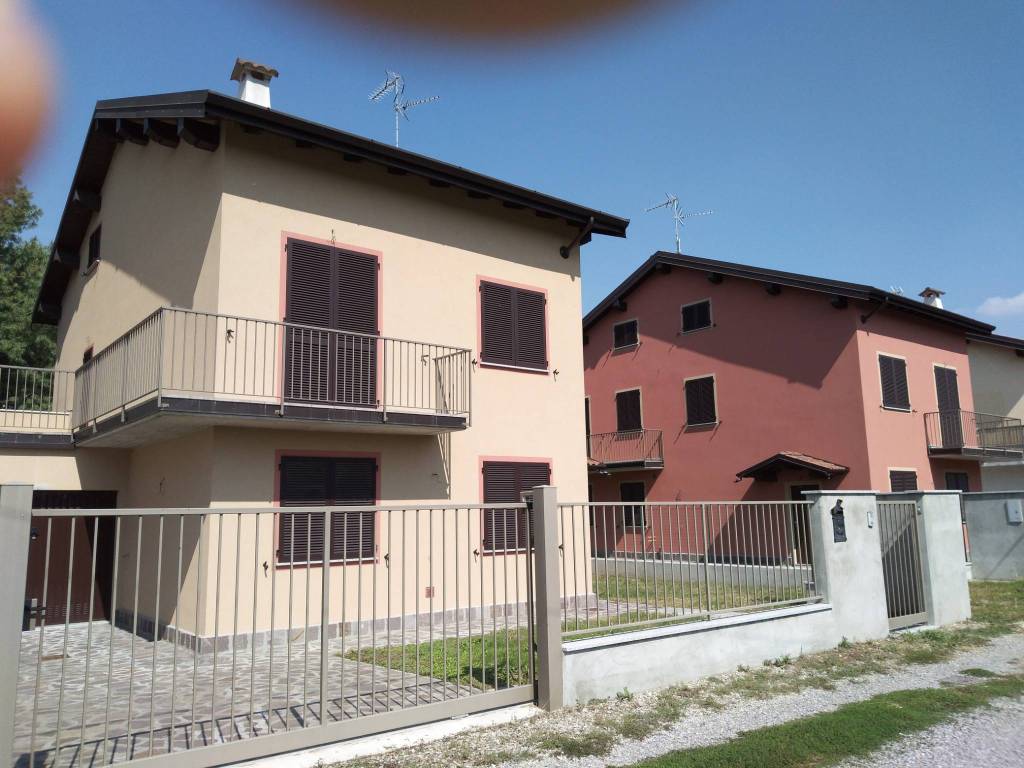 Villa in vendita a Castelletto di Branduzzo, 5 locali, prezzo € 198.000 | CambioCasa.it