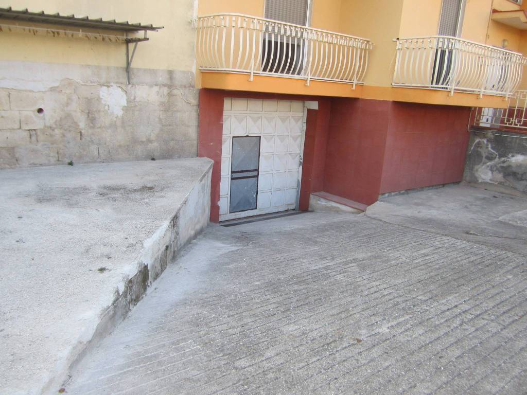 Box / Garage in Affitto a Statte