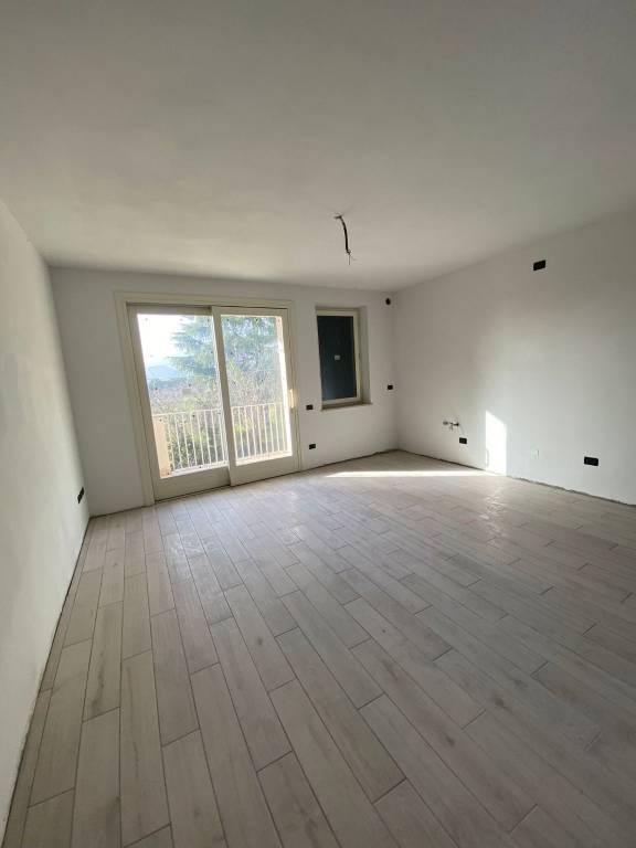 Appartamento in vendita a Nave, 3 locali, prezzo € 215.000 | PortaleAgenzieImmobiliari.it