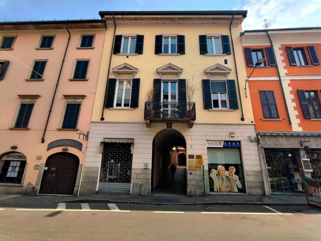 Ufficio / Studio in affitto a Varese, 5 locali, prezzo € 1.240 | CambioCasa.it
