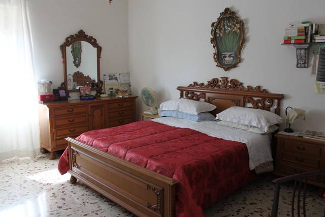 Appartamento in vendita a Formia, 5 locali, prezzo € 190.000 | PortaleAgenzieImmobiliari.it