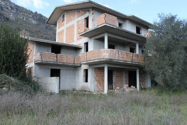 Villa in vendita a Spigno Saturnia, 8 locali, prezzo € 150.000 | PortaleAgenzieImmobiliari.it