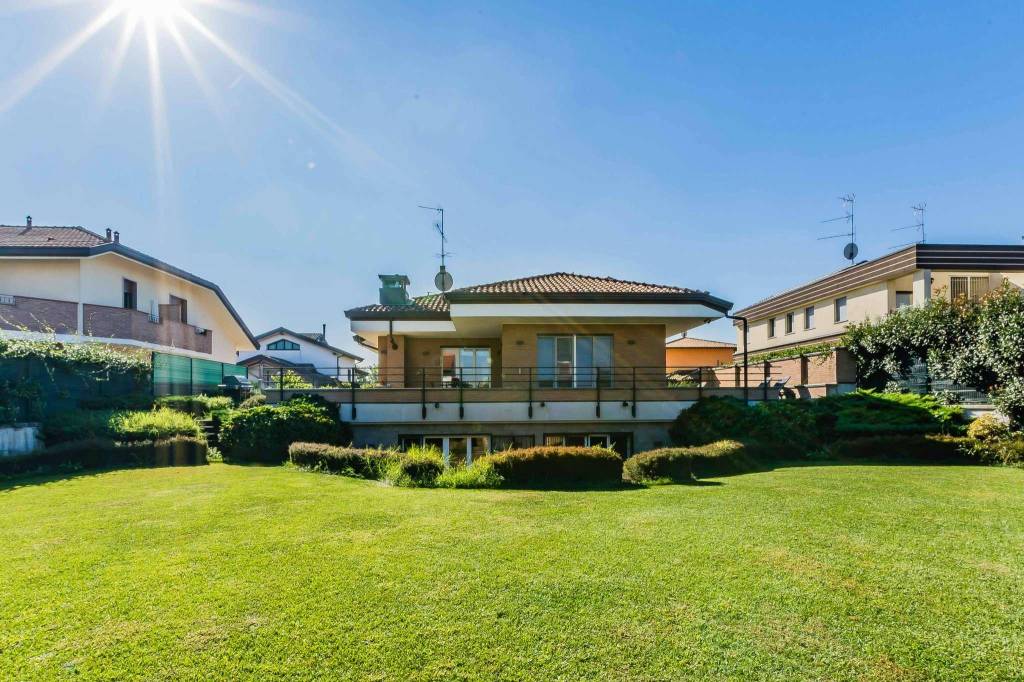 Villa in vendita a Lainate, 2 locali, prezzo € 848.000 | CambioCasa.it
