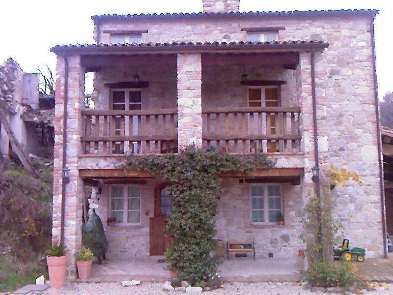 Rustico / Casale in vendita a Monte Grimano, 6 locali, prezzo € 320.000 | PortaleAgenzieImmobiliari.it