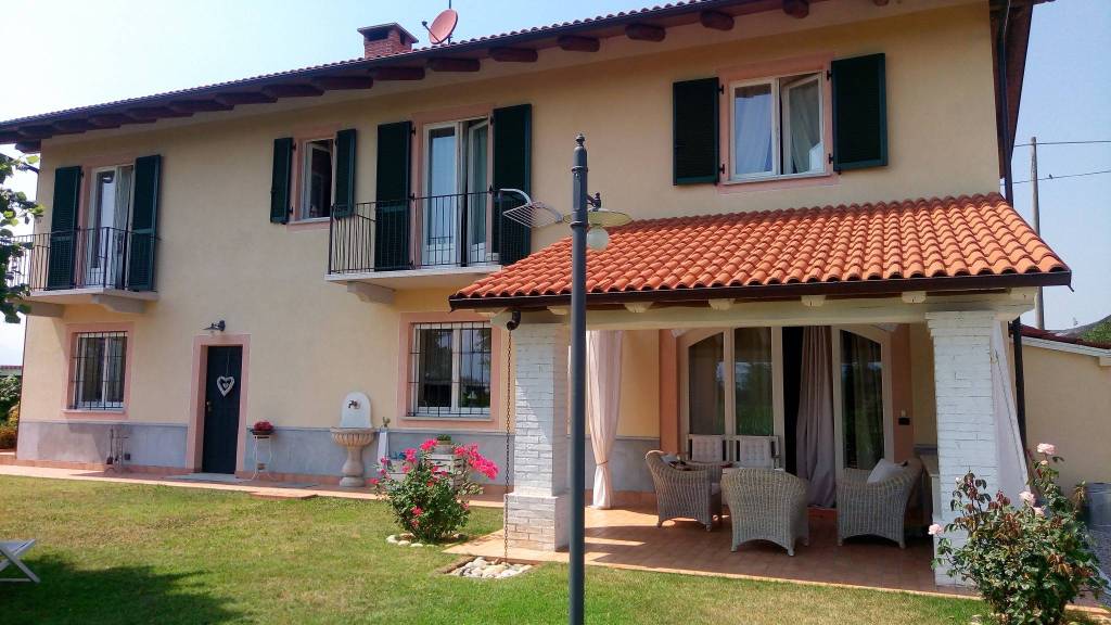 Villa in vendita a Caraglio, 6 locali, prezzo € 395.000 | PortaleAgenzieImmobiliari.it