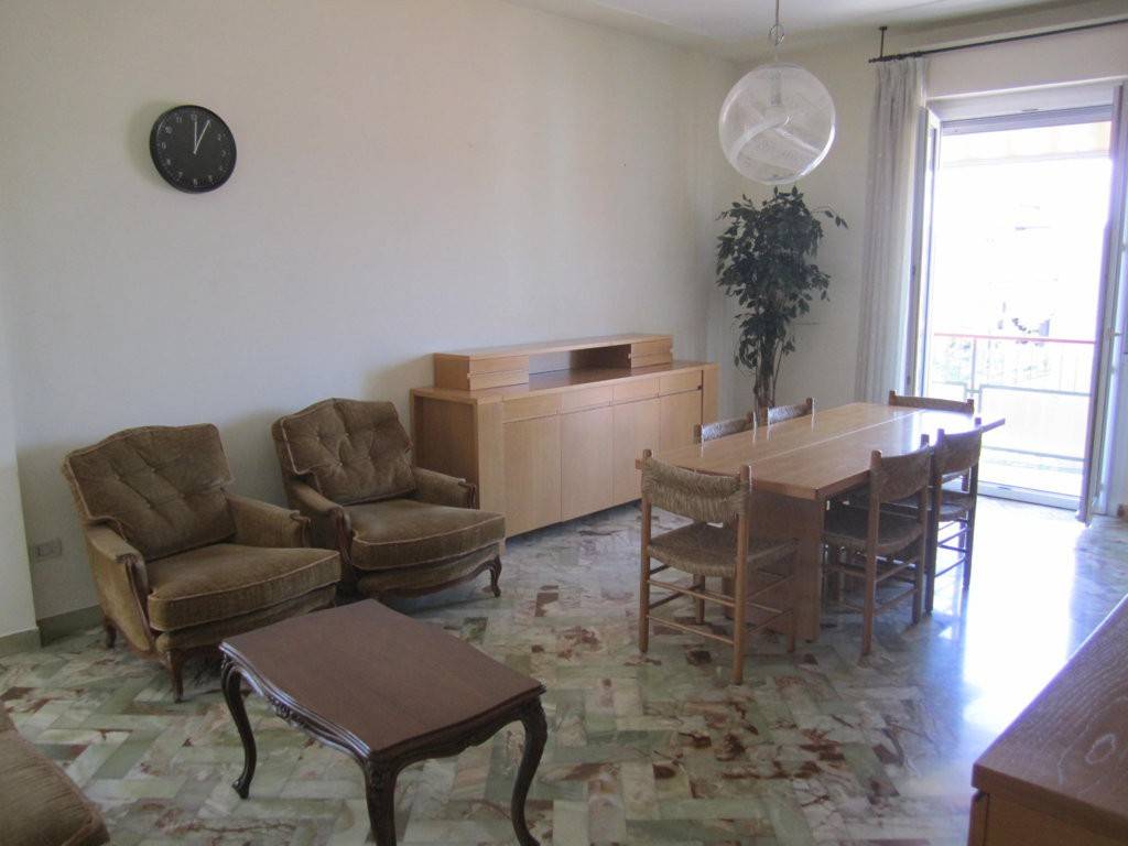 Appartamento in vendita a Pesaro, 4 locali, prezzo € 230.000 | PortaleAgenzieImmobiliari.it