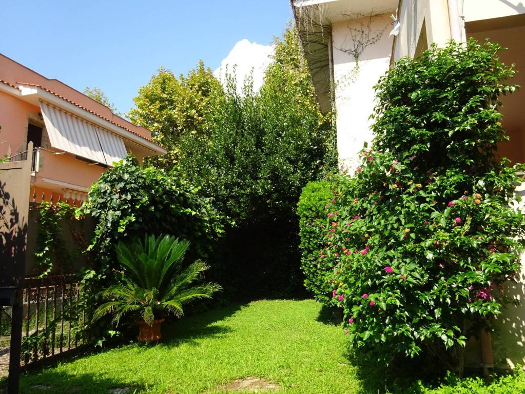 Villa a Schiera in vendita a Santa Marinella, 3 locali, prezzo € 305.000 | CambioCasa.it