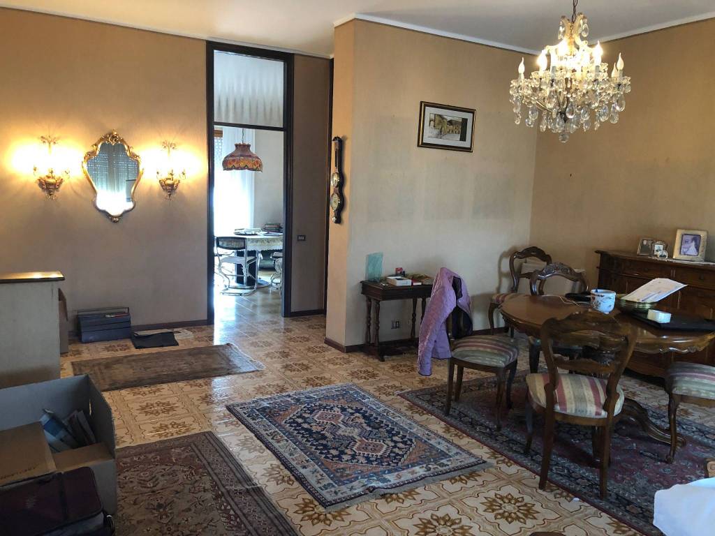 Appartamento in vendita a Alessandria, 5 locali, prezzo € 175.000 | PortaleAgenzieImmobiliari.it
