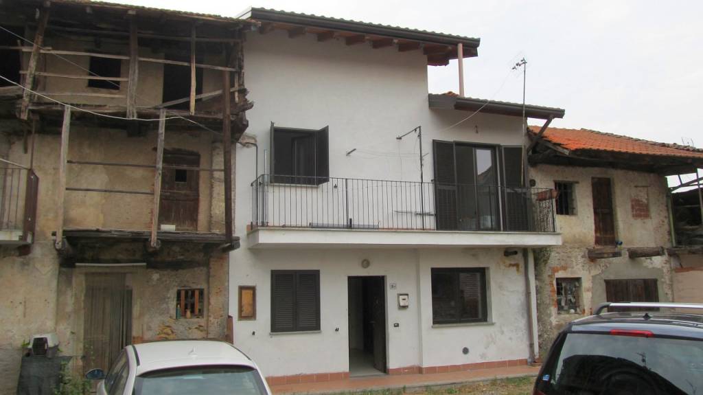 Soluzione Indipendente in vendita a Fontaneto d'Agogna, 4 locali, prezzo € 52.000 | PortaleAgenzieImmobiliari.it