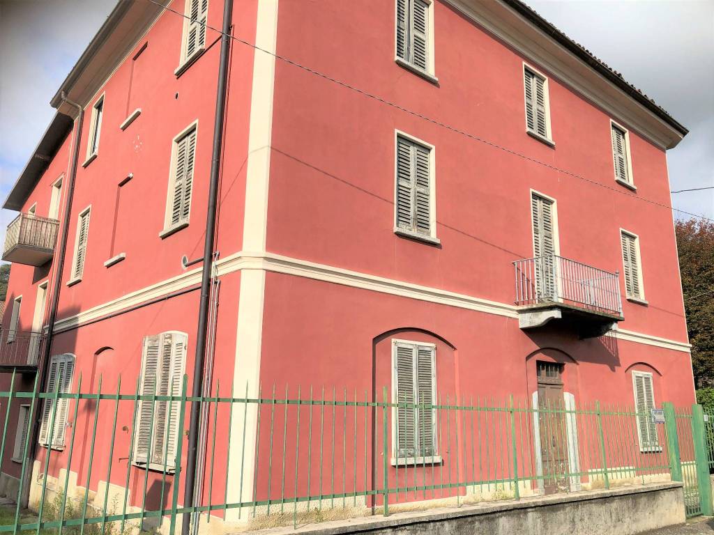 Appartamento in vendita a Longone al Segrino, 3 locali, prezzo € 60.000 | PortaleAgenzieImmobiliari.it