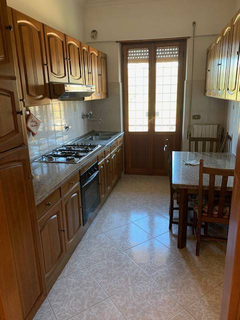 Appartamento in vendita a Ariccia, 3 locali, prezzo € 190.000 | CambioCasa.it
