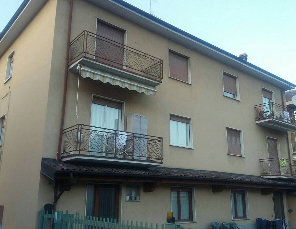 Appartamento in vendita a Albino, 4 locali, prezzo € 69.000 | PortaleAgenzieImmobiliari.it