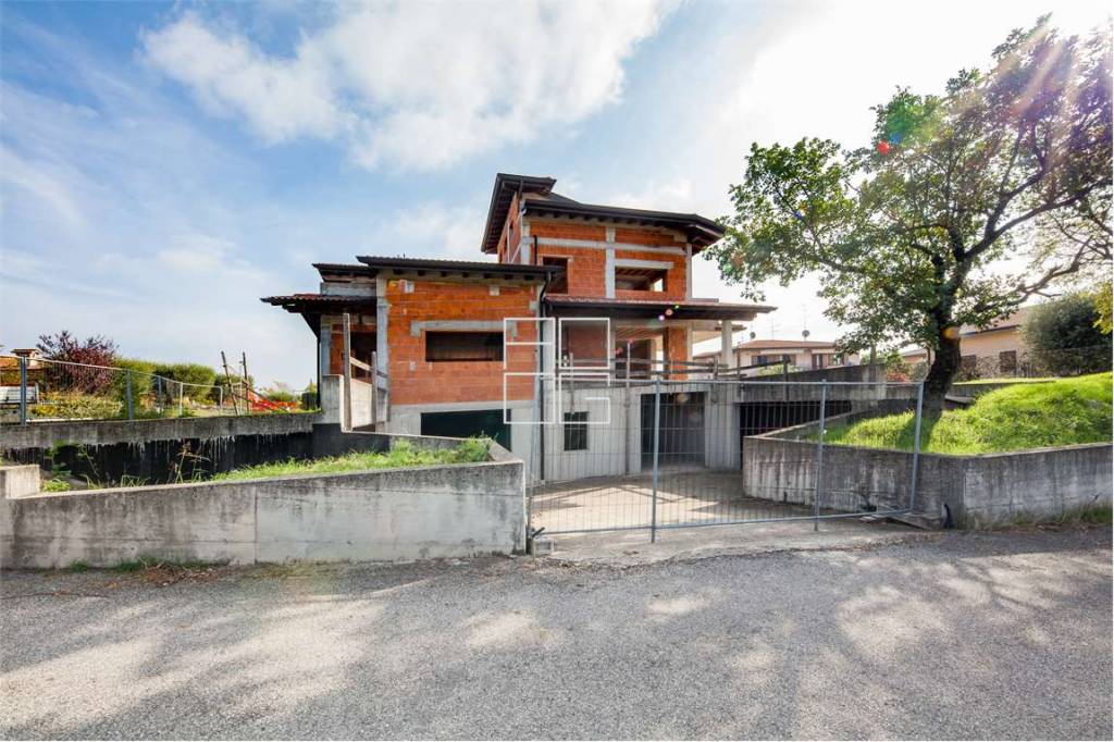 Villa in vendita a Pozzolengo, 5 locali, prezzo € 600.000 | PortaleAgenzieImmobiliari.it