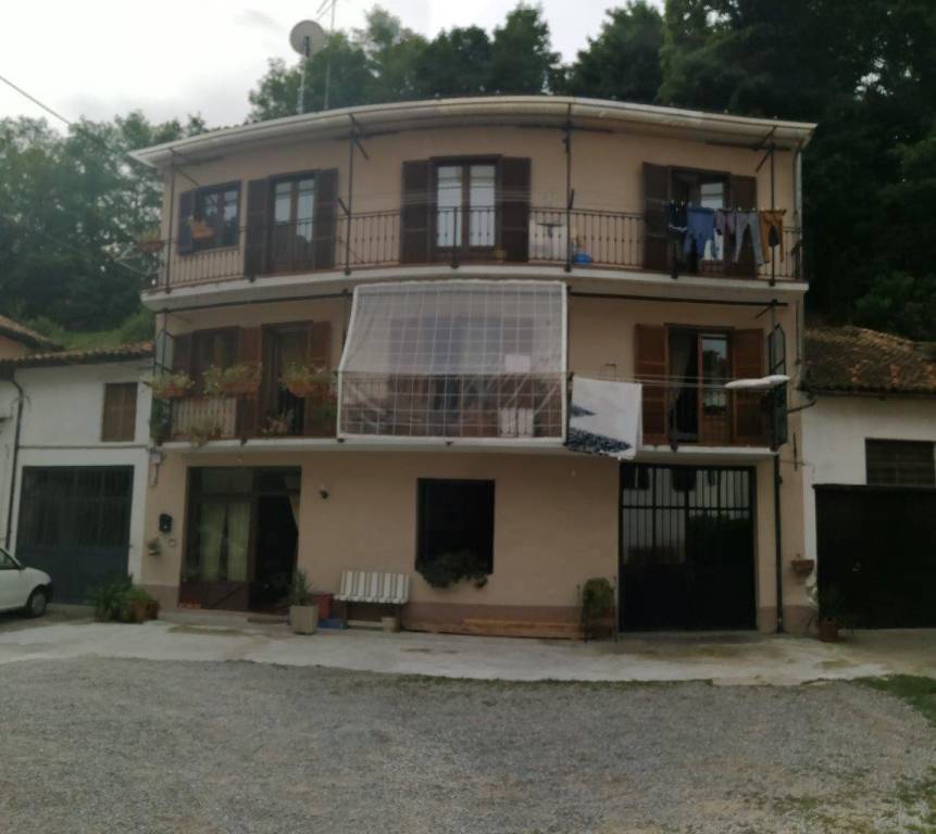 Palazzo / Stabile in vendita a Ceva, 6 locali, prezzo € 180.000 | PortaleAgenzieImmobiliari.it