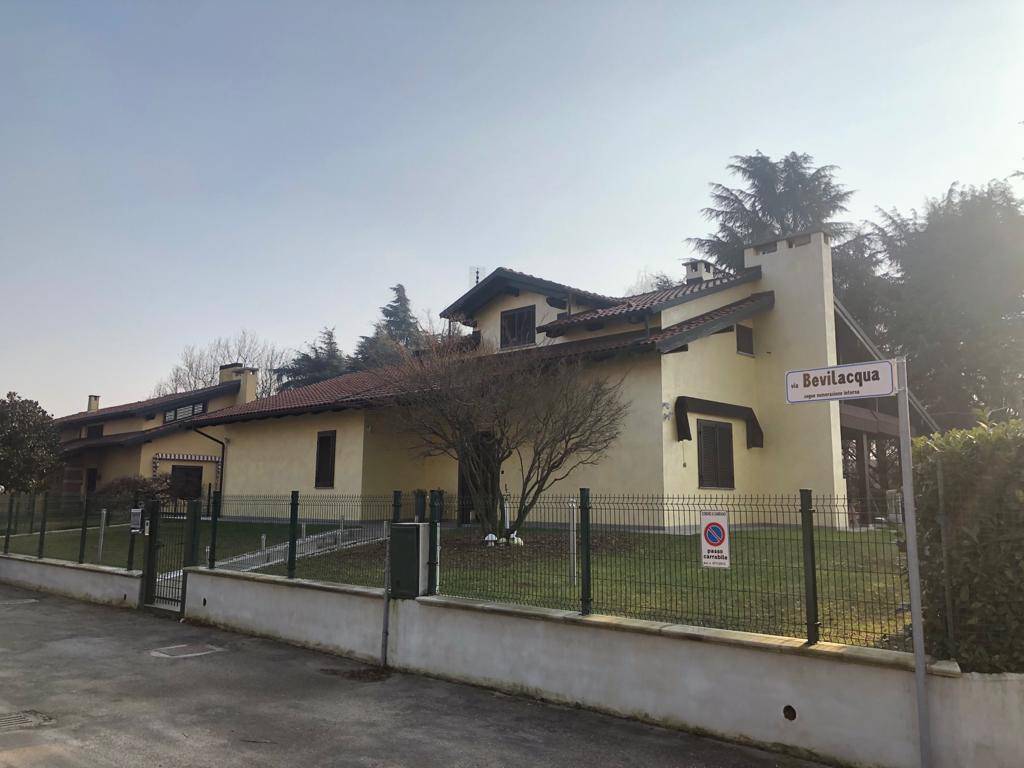 Villa in vendita a Cambiano, 6 locali, prezzo € 470.000 | PortaleAgenzieImmobiliari.it