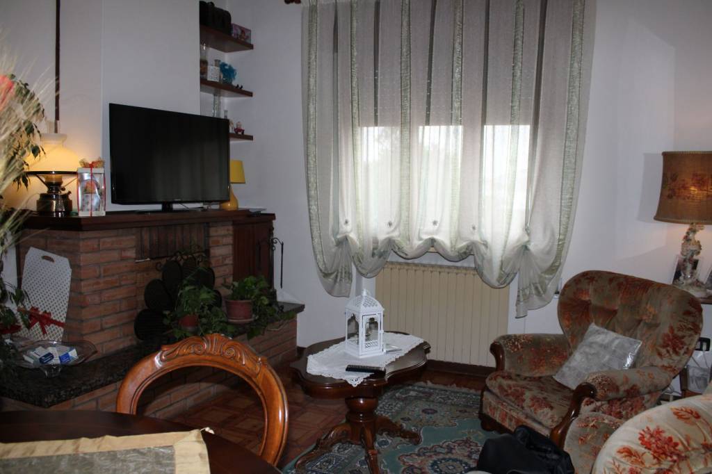 Appartamento in vendita a Taglio di Po, 4 locali, prezzo € 90.000 | PortaleAgenzieImmobiliari.it