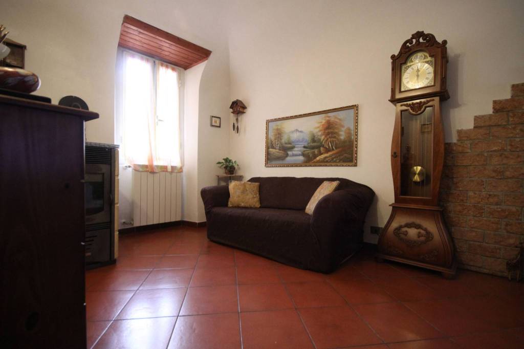 Appartamento in vendita a Pontedassio, 5 locali, prezzo € 120.000 | PortaleAgenzieImmobiliari.it