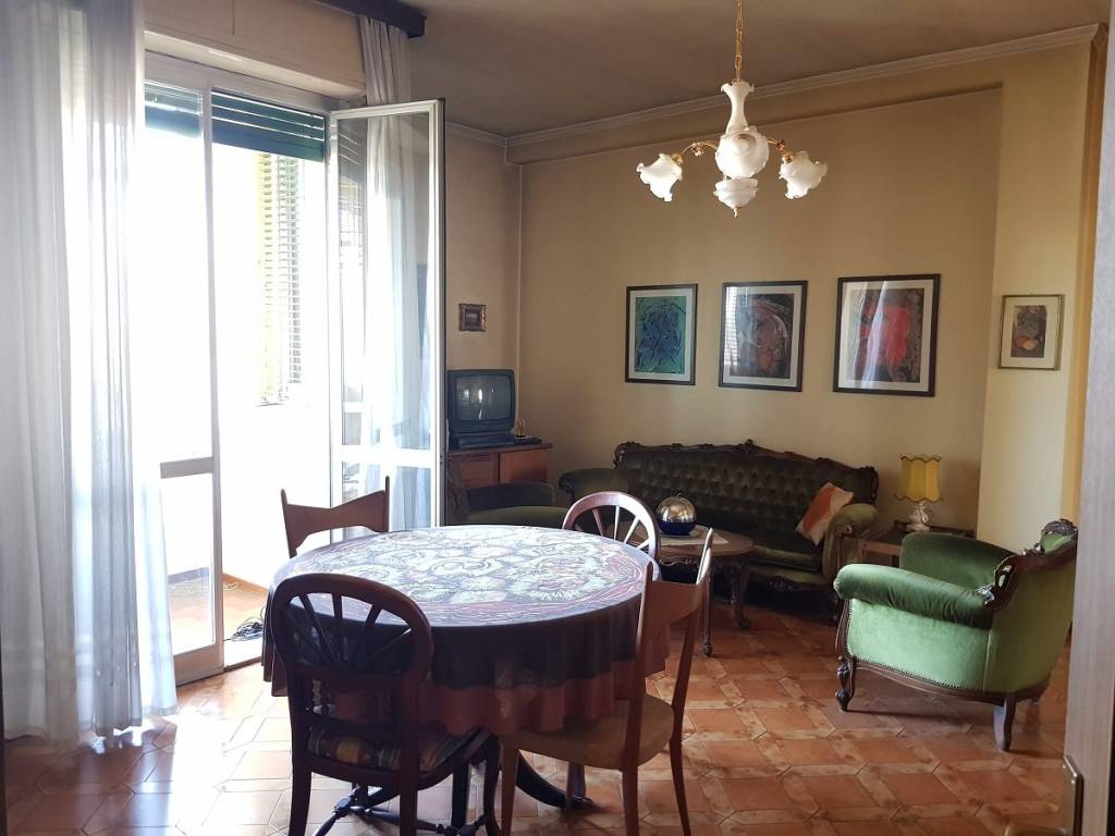 Appartamento in vendita a Como, 3 locali, zona Acquanera- Albate -Muggiò -, prezzo € 90.000 | PortaleAgenzieImmobiliari.it