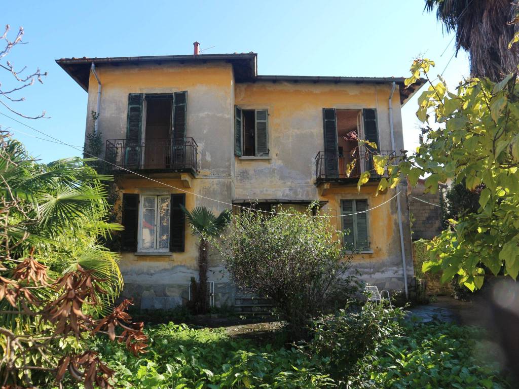 Villa in Vendita a Verbania