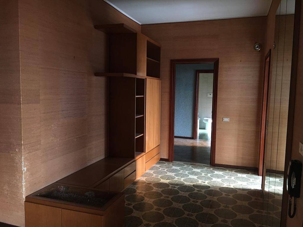 Appartamento in vendita a Gandino, 4 locali, prezzo € 85.000 | PortaleAgenzieImmobiliari.it