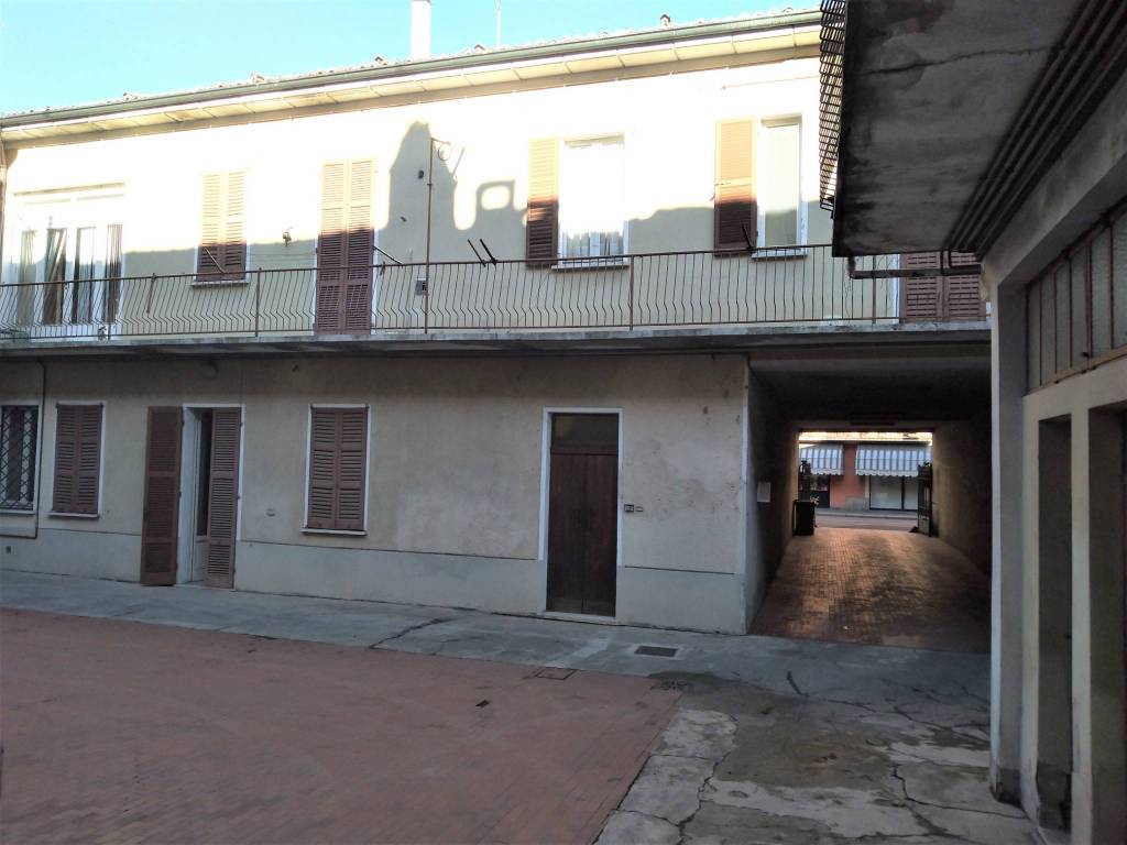 Palazzo / Stabile in vendita a Casteggio, 5 locali, prezzo € 69.000 | PortaleAgenzieImmobiliari.it