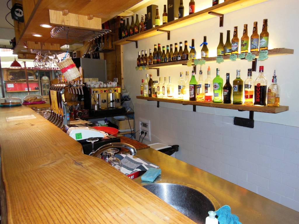 Bar in vendita a Limone Piemonte, 1 locali, Trattative riservate | CambioCasa.it