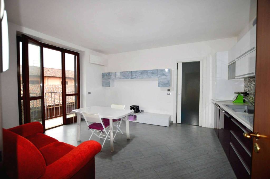 Appartamento in vendita a Vellezzo Bellini, 2 locali, prezzo € 120.000 | CambioCasa.it