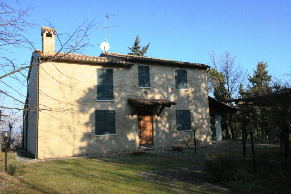 Rustico / Casale in vendita a Mondavio, 7 locali, prezzo € 230.000 | PortaleAgenzieImmobiliari.it