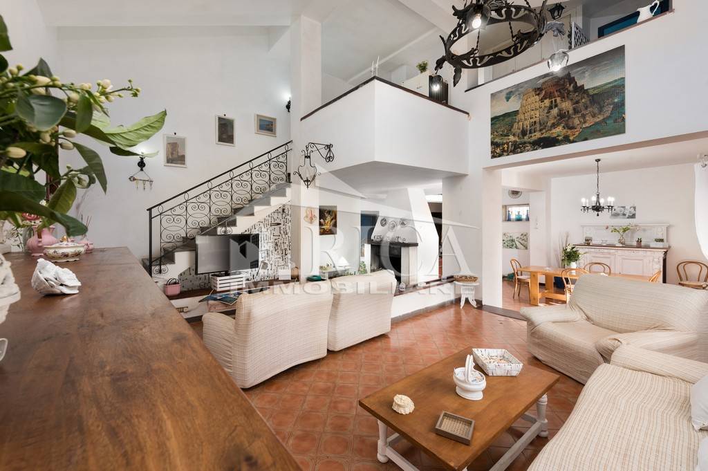 Villa in vendita a San Vito Lo Capo, 7 locali, prezzo € 460.000 | CambioCasa.it