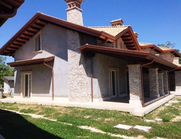 Villa in vendita a Frosinone, 3 locali, Trattative riservate | PortaleAgenzieImmobiliari.it