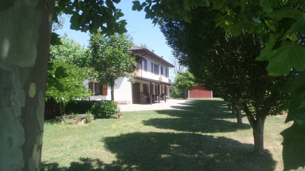Villa in vendita a Soliera, 12 locali, prezzo € 480.000 | PortaleAgenzieImmobiliari.it