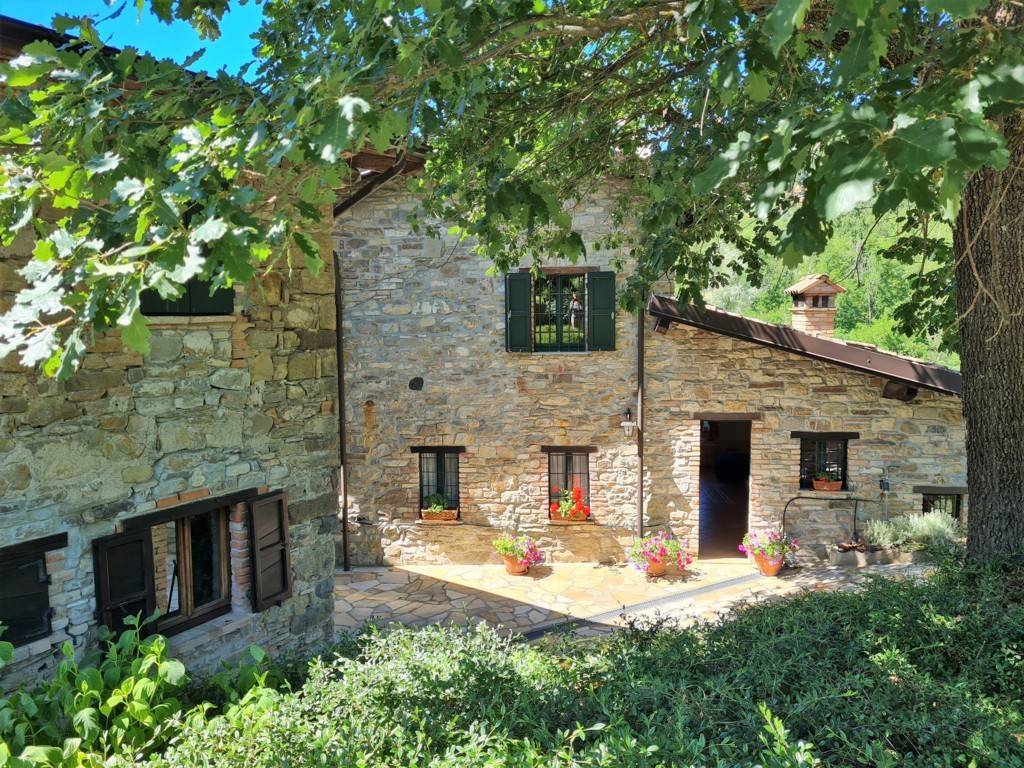 Rustico / Casale in vendita a Romagnese, 9 locali, prezzo € 370.000 | PortaleAgenzieImmobiliari.it