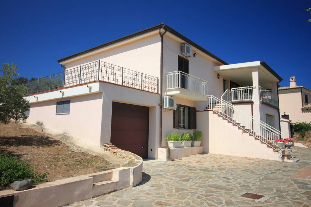 Villa in vendita a Budoni, 9 locali, Trattative riservate | PortaleAgenzieImmobiliari.it