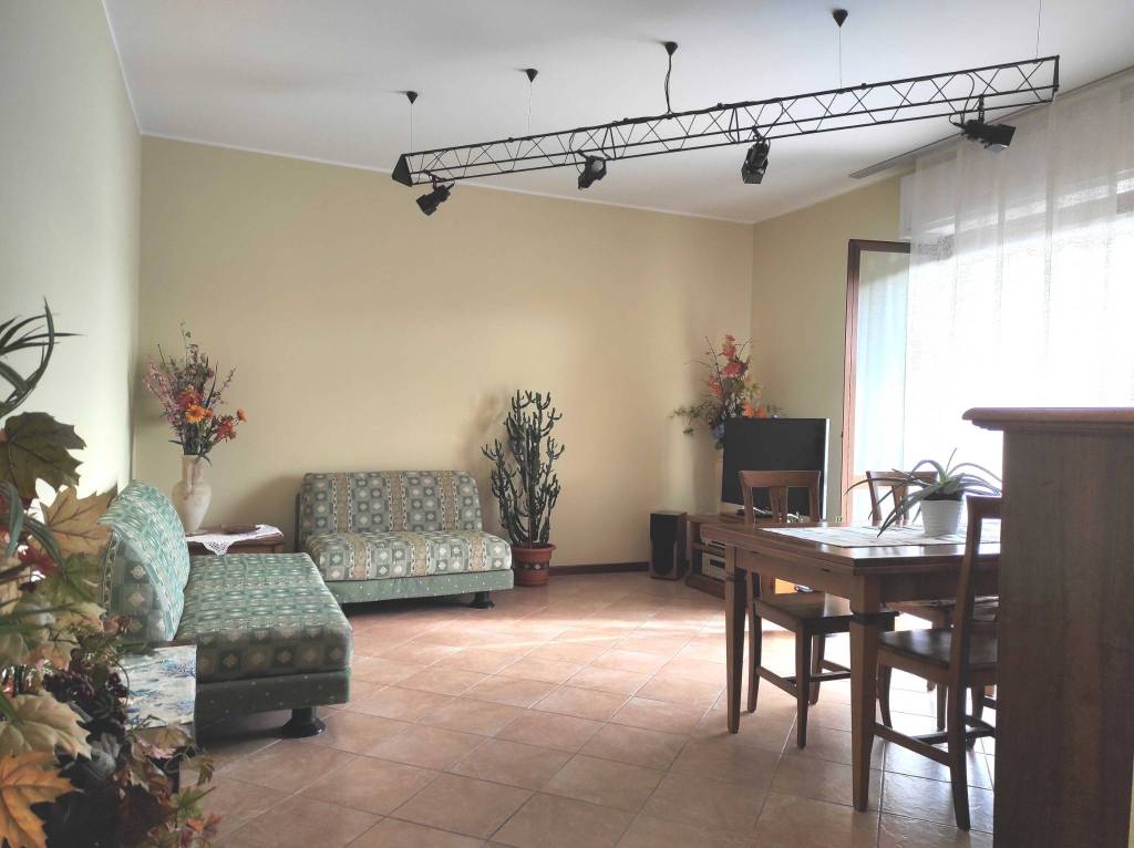 Appartamento in vendita a Grassobbio, 3 locali, prezzo € 128.000 | PortaleAgenzieImmobiliari.it