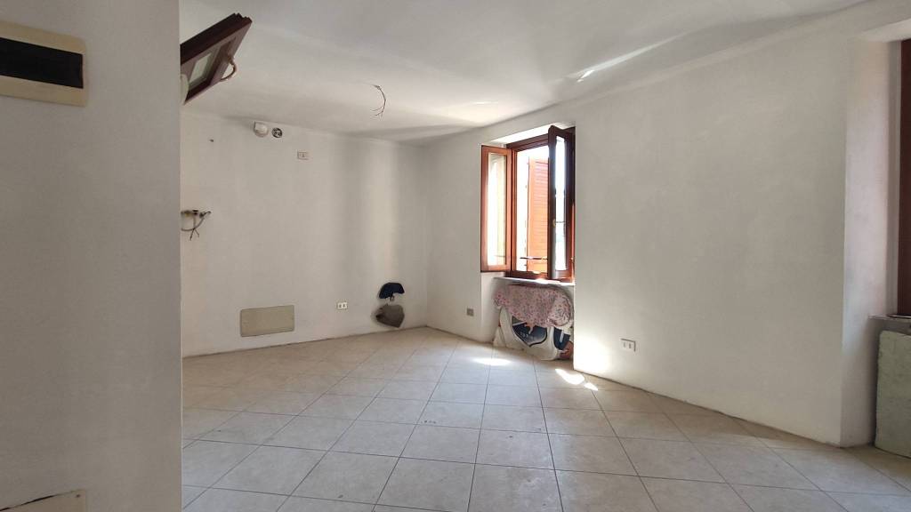 Appartamento in vendita a Nembro, 2 locali, prezzo € 55.000 | PortaleAgenzieImmobiliari.it
