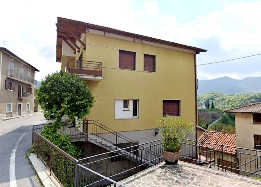 Villa in vendita a Treviso Bresciano, 10 locali, prezzo € 85.000 | PortaleAgenzieImmobiliari.it