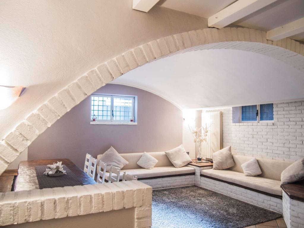 Villa in vendita a Mesero, 7 locali, prezzo € 780.000 | PortaleAgenzieImmobiliari.it