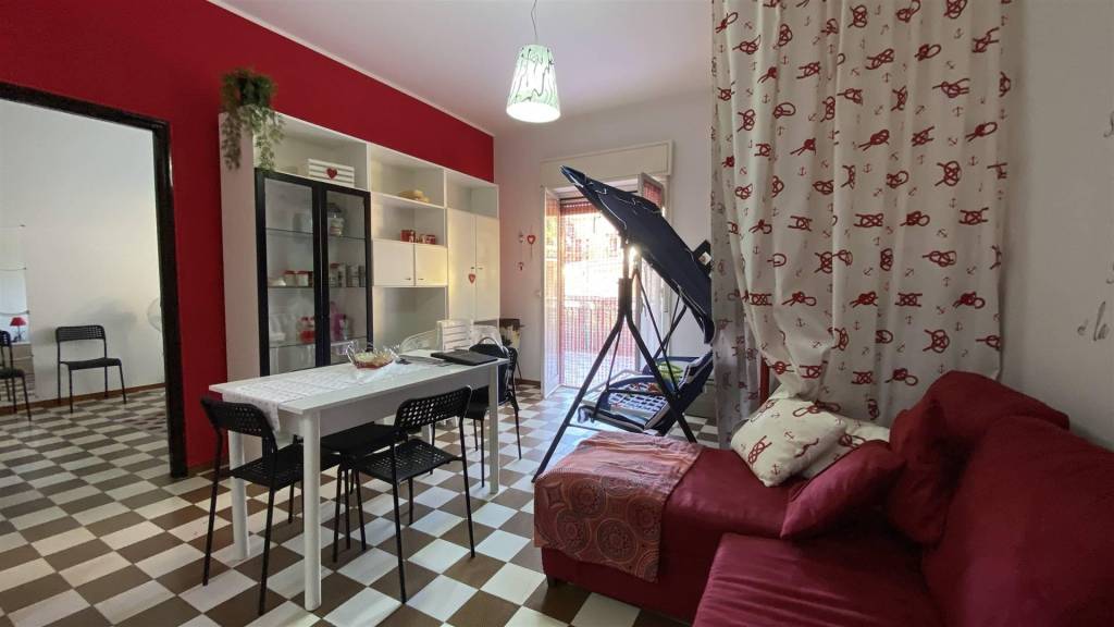 Appartamento in vendita a Giardini-Naxos, 2 locali, prezzo € 70.000 | CambioCasa.it