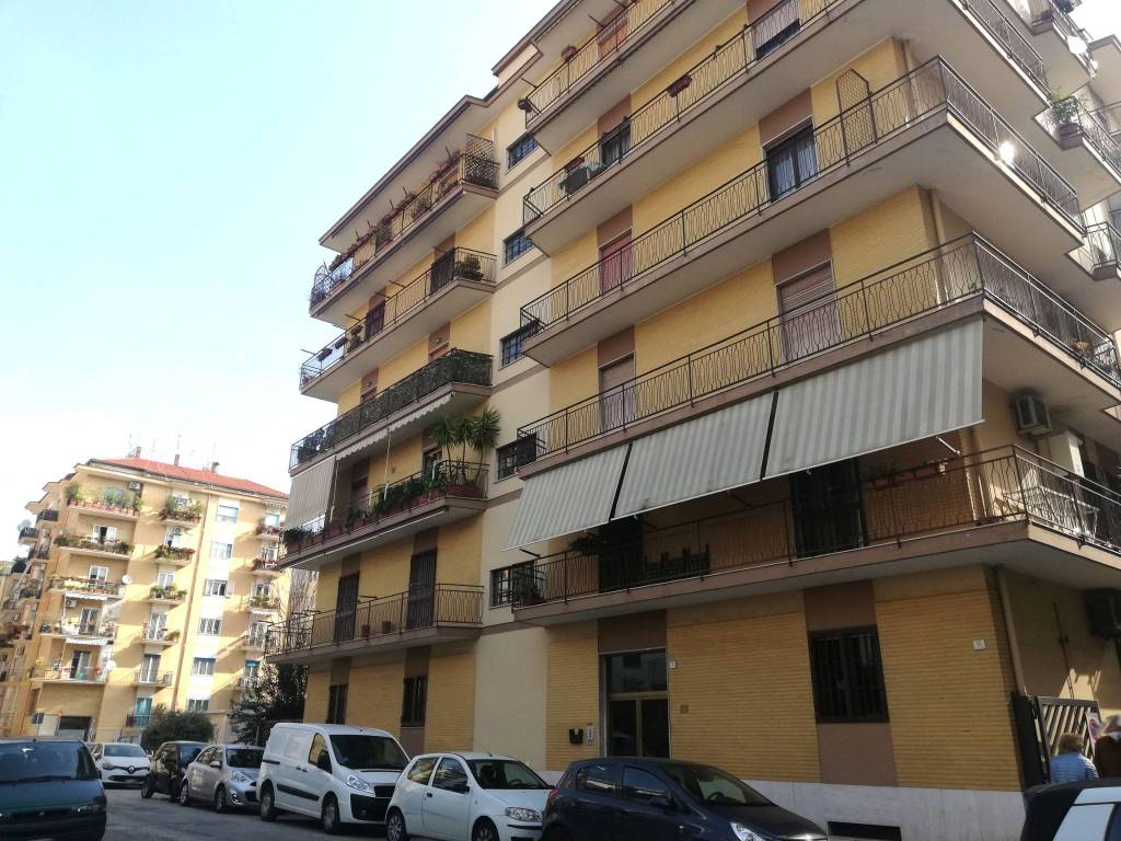 Appartamento in vendita a Caserta, 4 locali, prezzo € 178.000 | CambioCasa.it