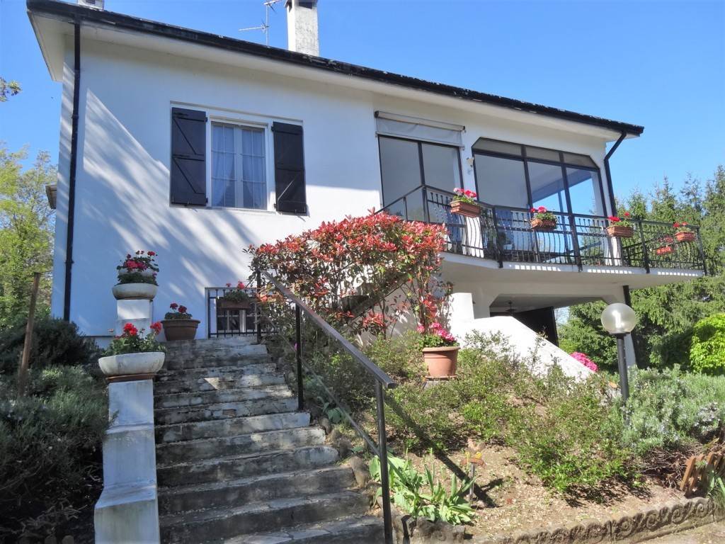 Villa in vendita a Volpara, 7 locali, prezzo € 330.000 | PortaleAgenzieImmobiliari.it