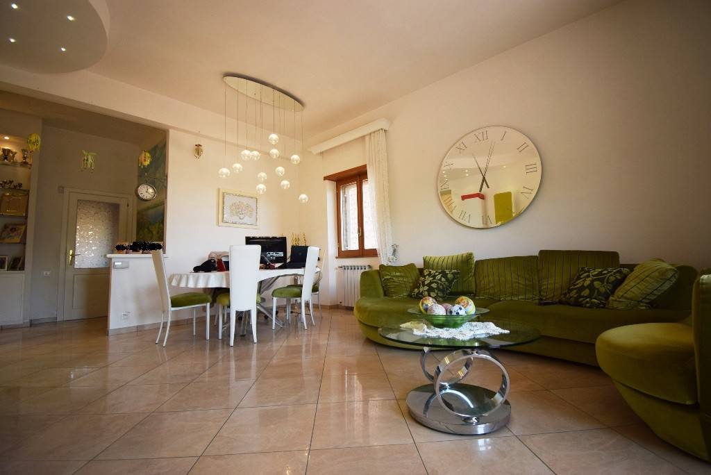 Appartamento in vendita a Bracciano, 3 locali, prezzo € 189.000 | PortaleAgenzieImmobiliari.it