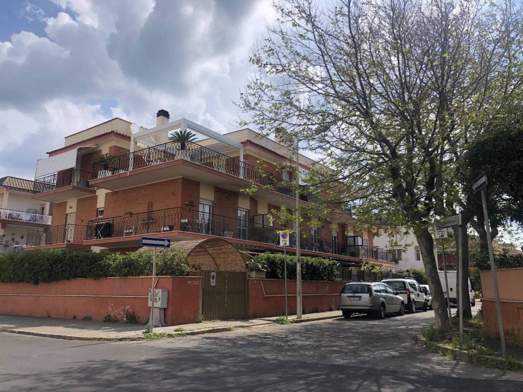 Appartamento in vendita a Ladispoli, 3 locali, prezzo € 218.000 | CambioCasa.it