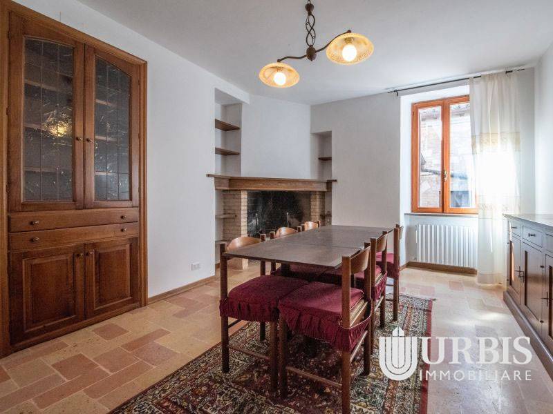 Appartamento in vendita a Assisi, 5 locali, prezzo € 300.000 | PortaleAgenzieImmobiliari.it