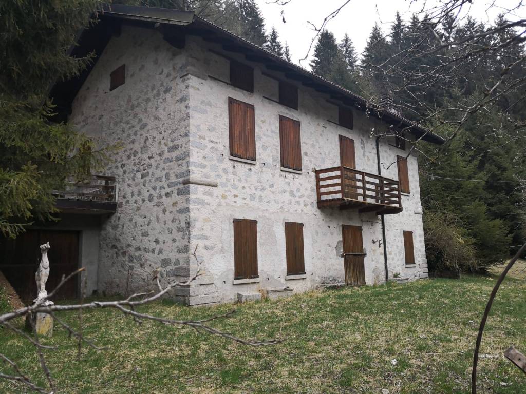 Villa in vendita a Temù, 11 locali, prezzo € 450.000 | PortaleAgenzieImmobiliari.it