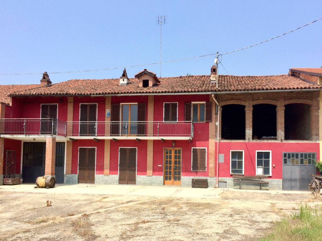 Rustico / Casale in vendita a Santo Stefano Roero, 7 locali, prezzo € 118.000 | PortaleAgenzieImmobiliari.it